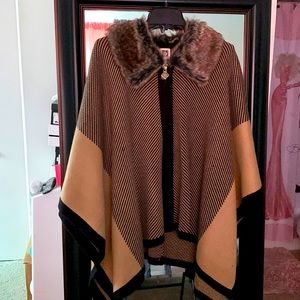 Beautifully designed w/ faux fur collar. Comfy, classy, trendy. Dress up/ down.